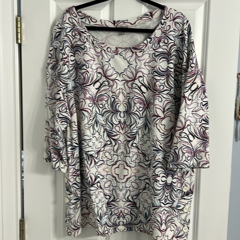 T Talbots active 3 quarter sleeve